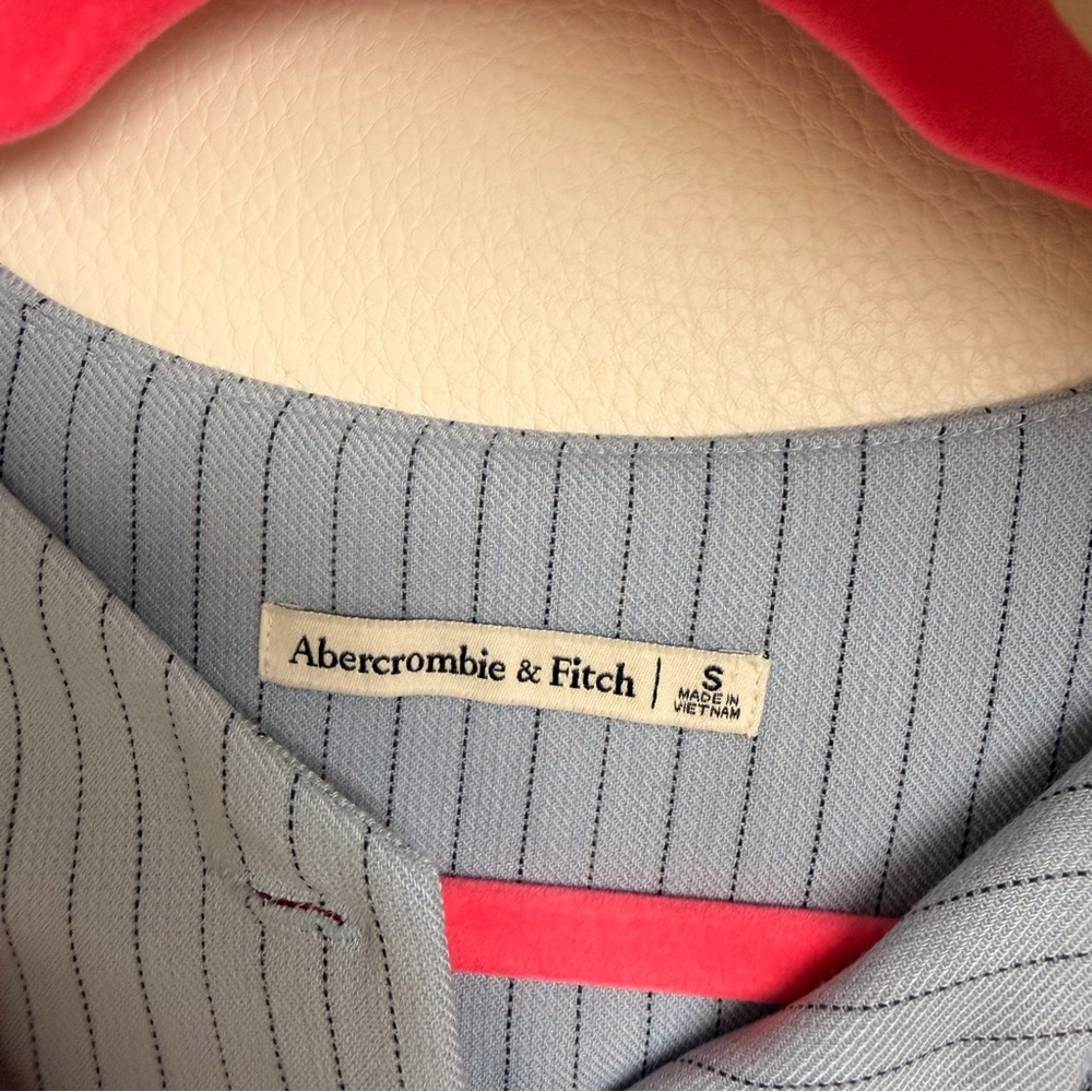 Abercrombie & Fitch Blue Striped Vest Shirt, Size S - Picture 3 of 6